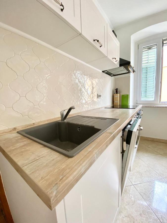 Apartment Evelina Пула Екстериор снимка